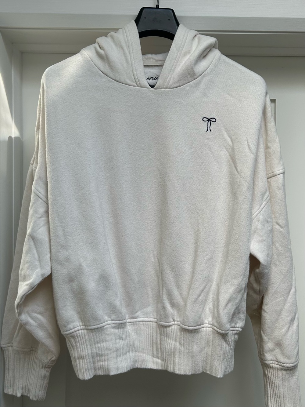 Aerie women's cream-coloured Hoodie